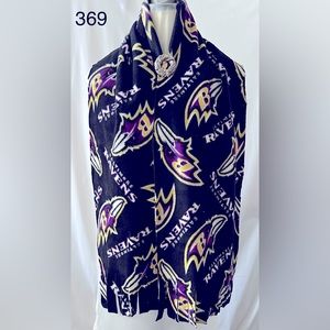 Baltimore Ravens scarf.
